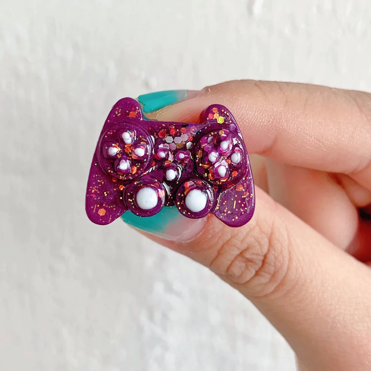 P's Deco Pierce - Gaming Controller Fuzzy N Chic