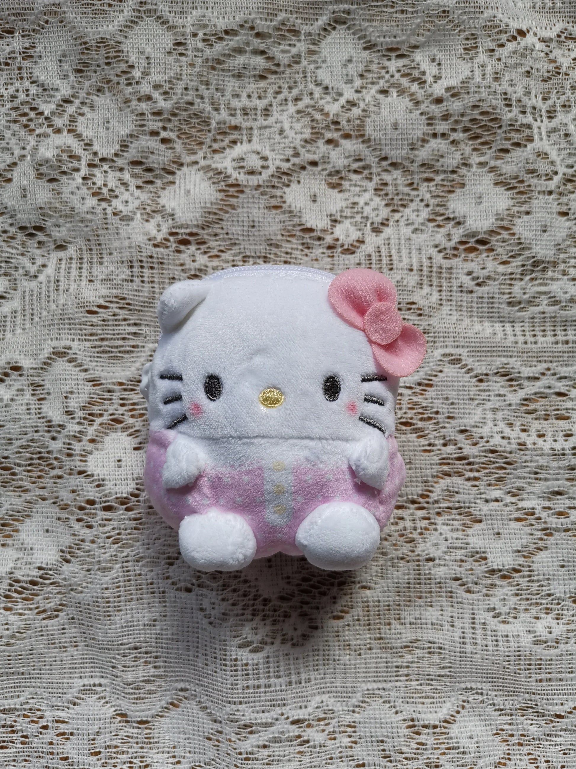 Sanrio soft pouch Fuzzy N Chic