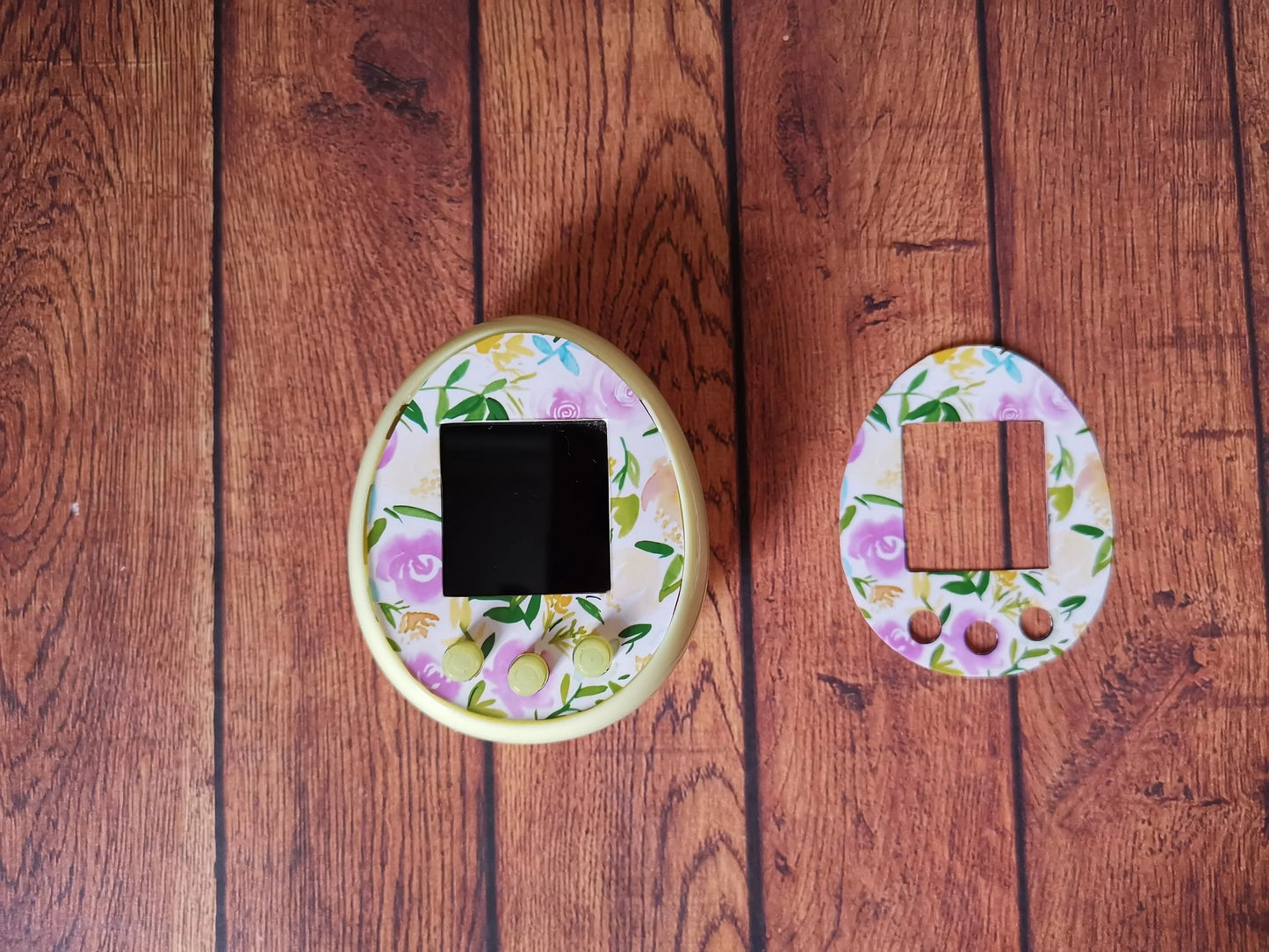 Tamagotchi Meets/On Faceplate - Flora Fuzzy N Chic